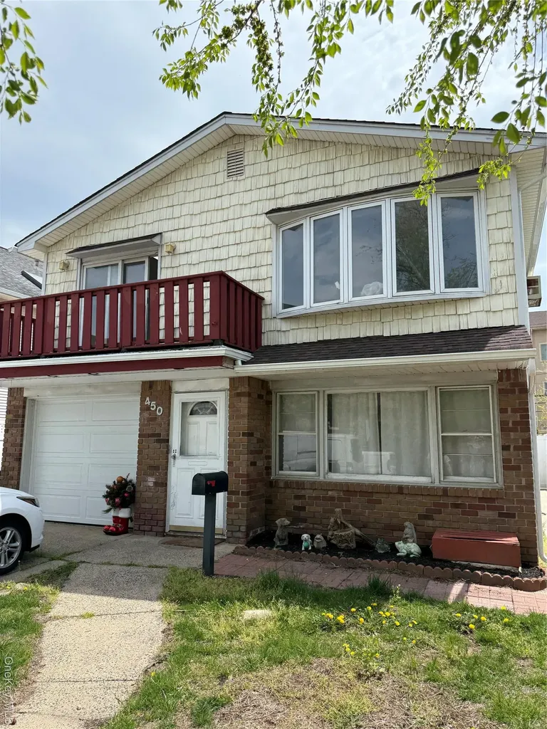 450 E Penn Street Long Beach NY 11561
