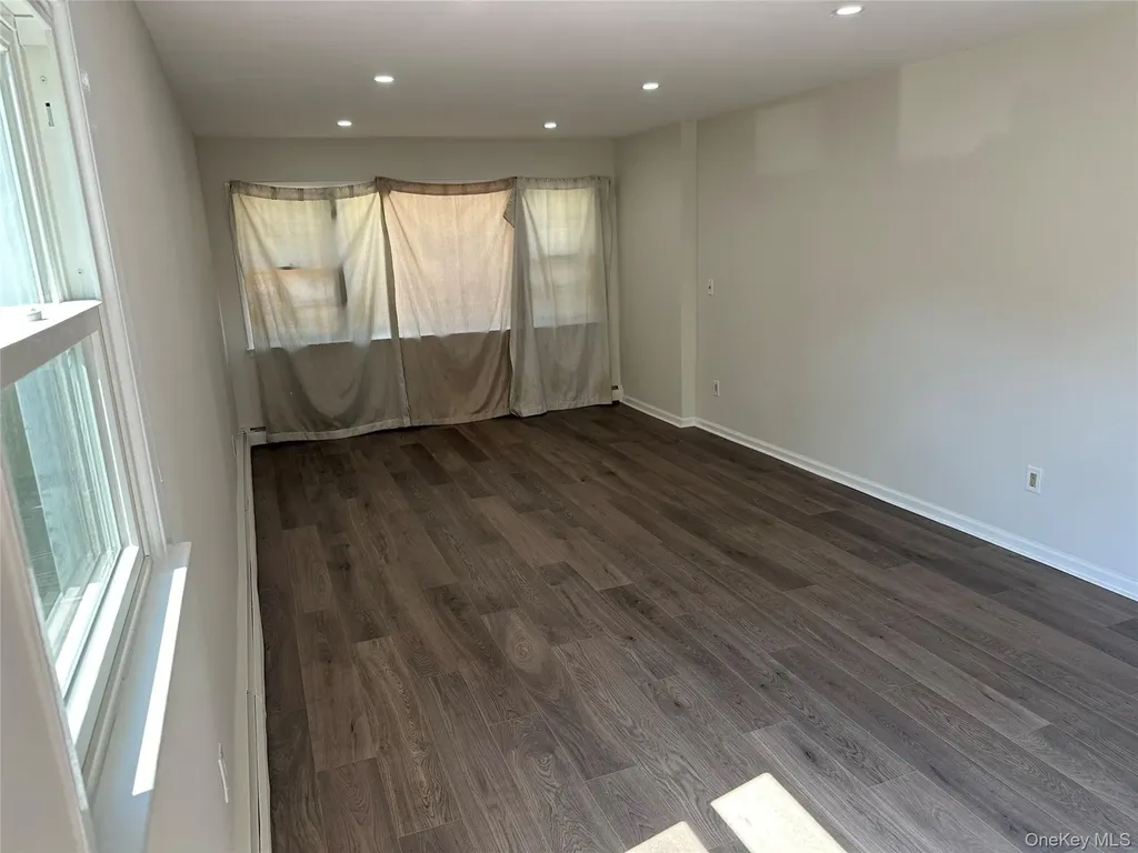450 E Penn Street Long Beach NY 11561