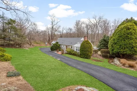 459 Den Road Stamford CT 06903