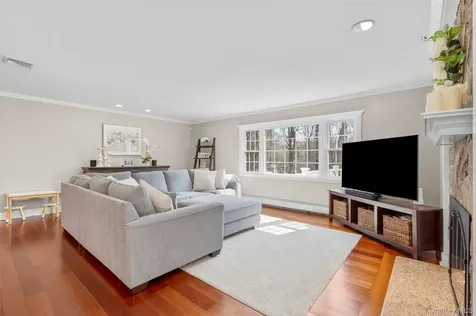 459 Den Road Stamford CT 06903