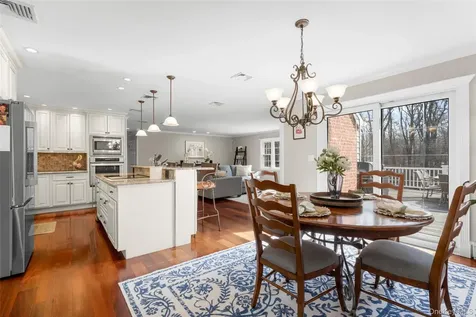 459 Den Road Stamford CT 06903