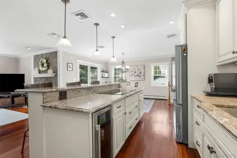 459 Den Road Stamford CT 06903