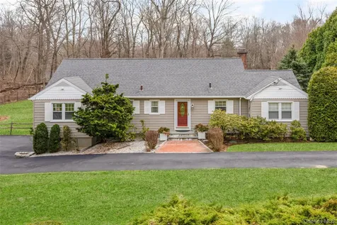 459 Den Road Stamford CT 06903