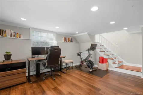 459 Den Road Stamford CT 06903