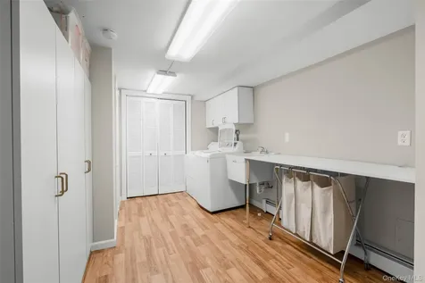 459 Den Road Stamford CT 06903