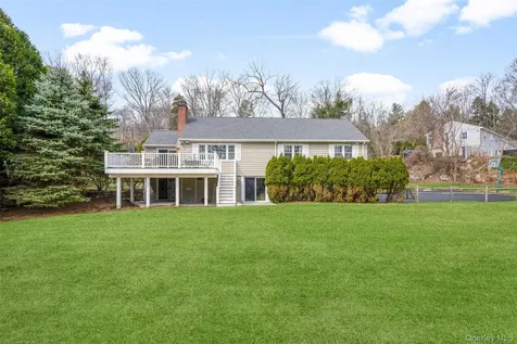 459 Den Road Stamford CT 06903