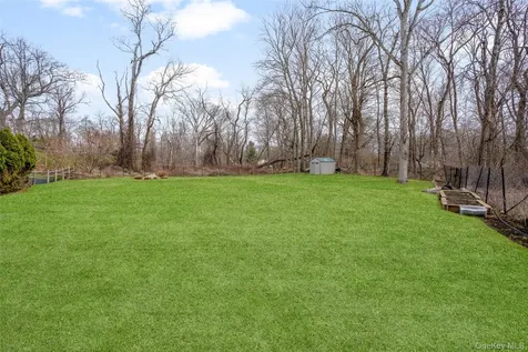 459 Den Road Stamford CT 06903