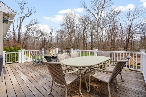 459 Den Road Stamford CT 06903