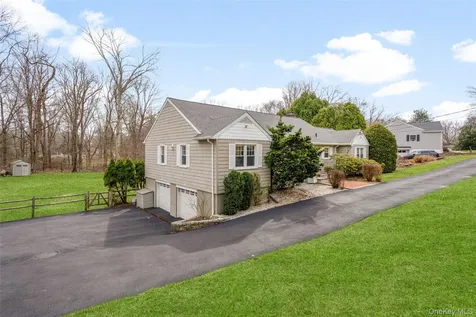 459 Den Road Stamford CT 06903