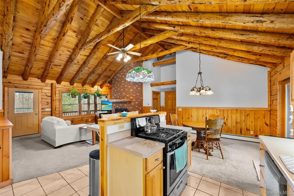 563 Peenpack Trail Sparrowbush NY 12780