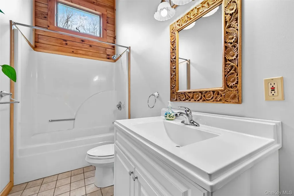 563 Peenpack Trail Sparrowbush NY 12780