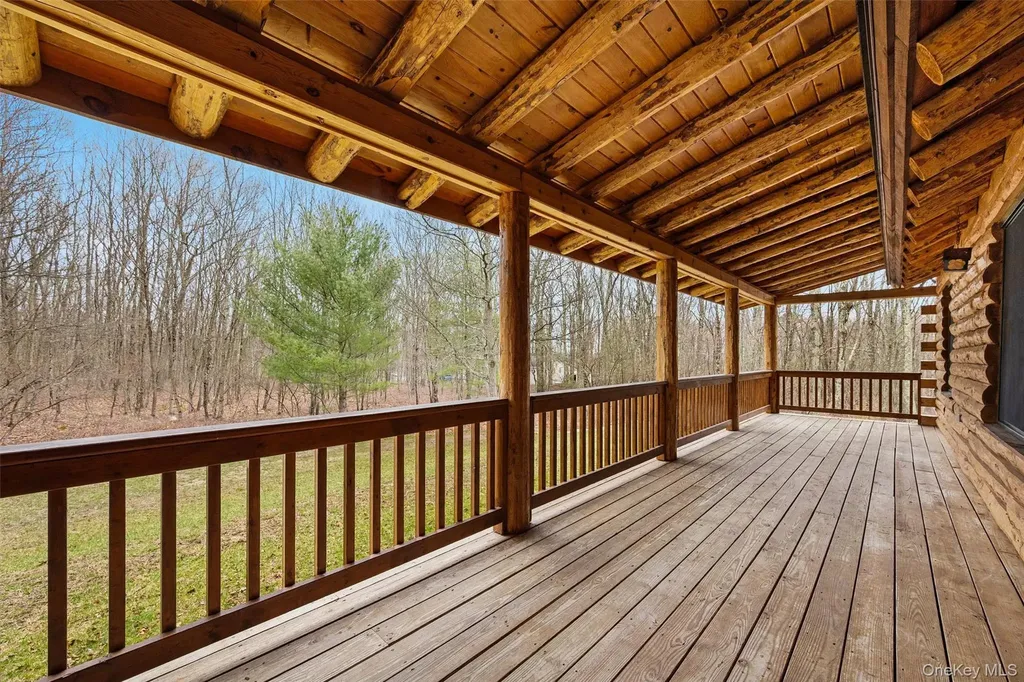 563 Peenpack Trail Sparrowbush NY 12780