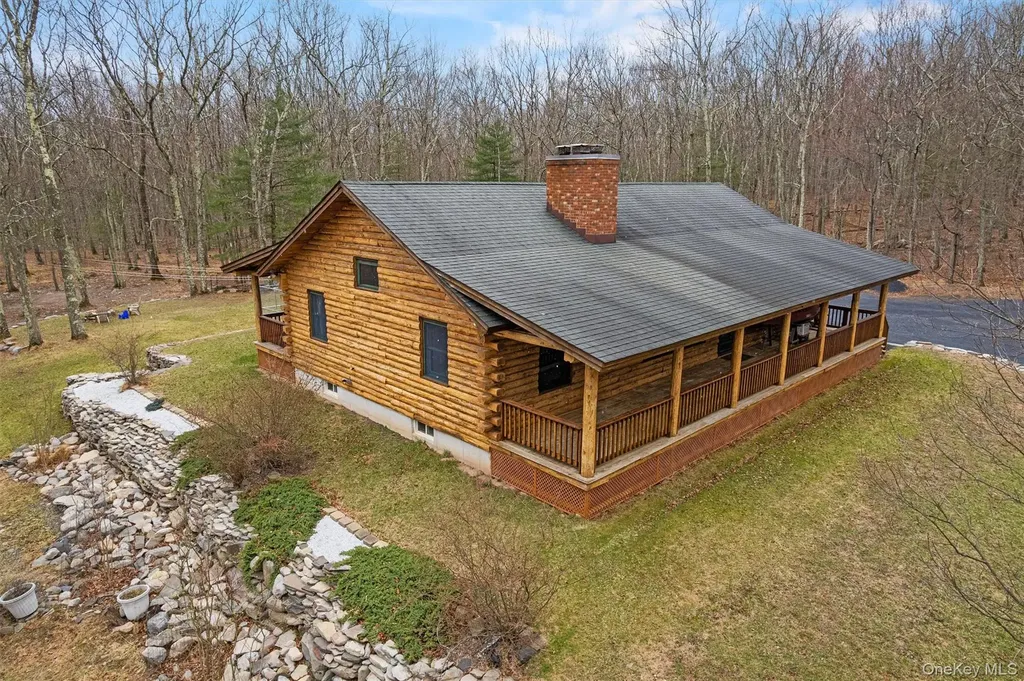 563 Peenpack Trail Sparrowbush NY 12780
