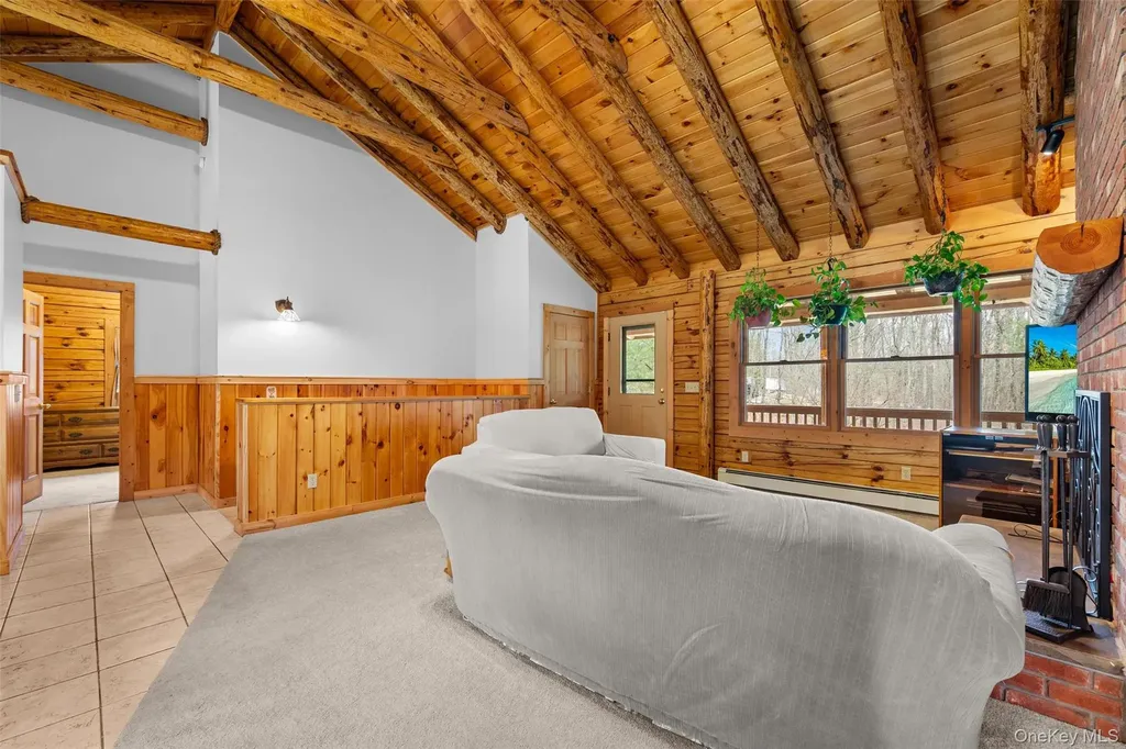 563 Peenpack Trail Sparrowbush NY 12780