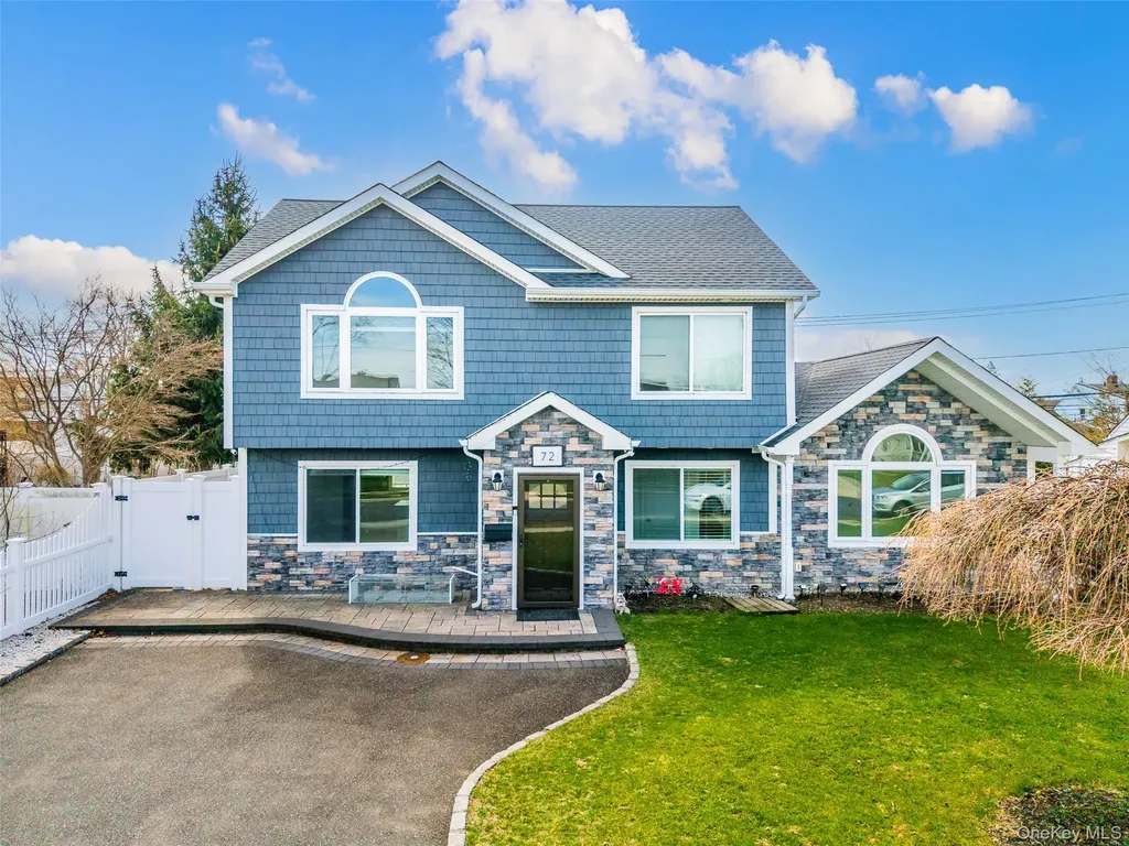 72 Sugar Maple Road Levittown NY 11756