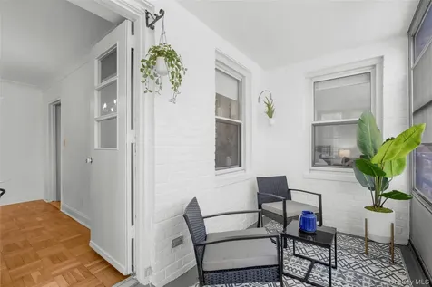 3 Washington Square Larchmont NY 10538
