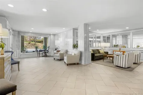 3 Washington Square Larchmont NY 10538