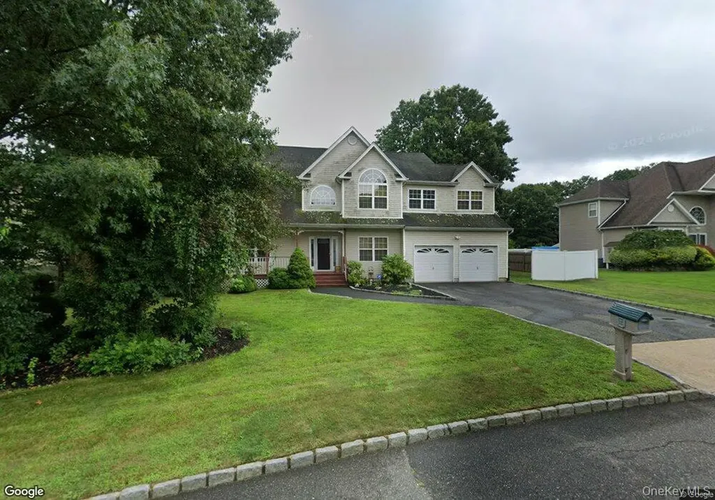 6 Debron Court Centereach NY 11720