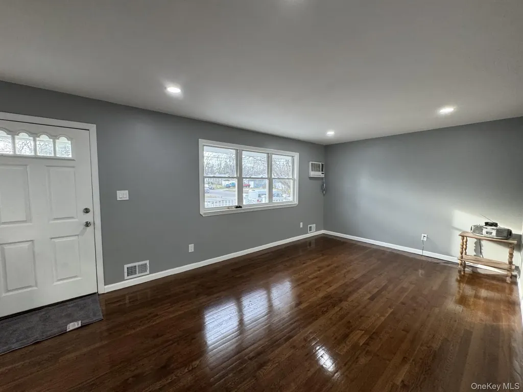 189 Whitetail Lane Central Islip NY 11722