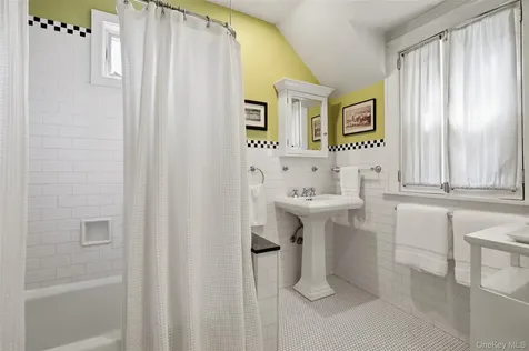 8 North Street Katonah NY 10536