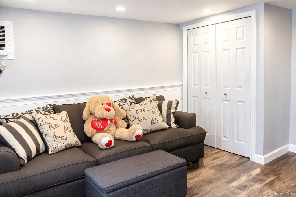42 Shinbone Lane Commack NY 11725