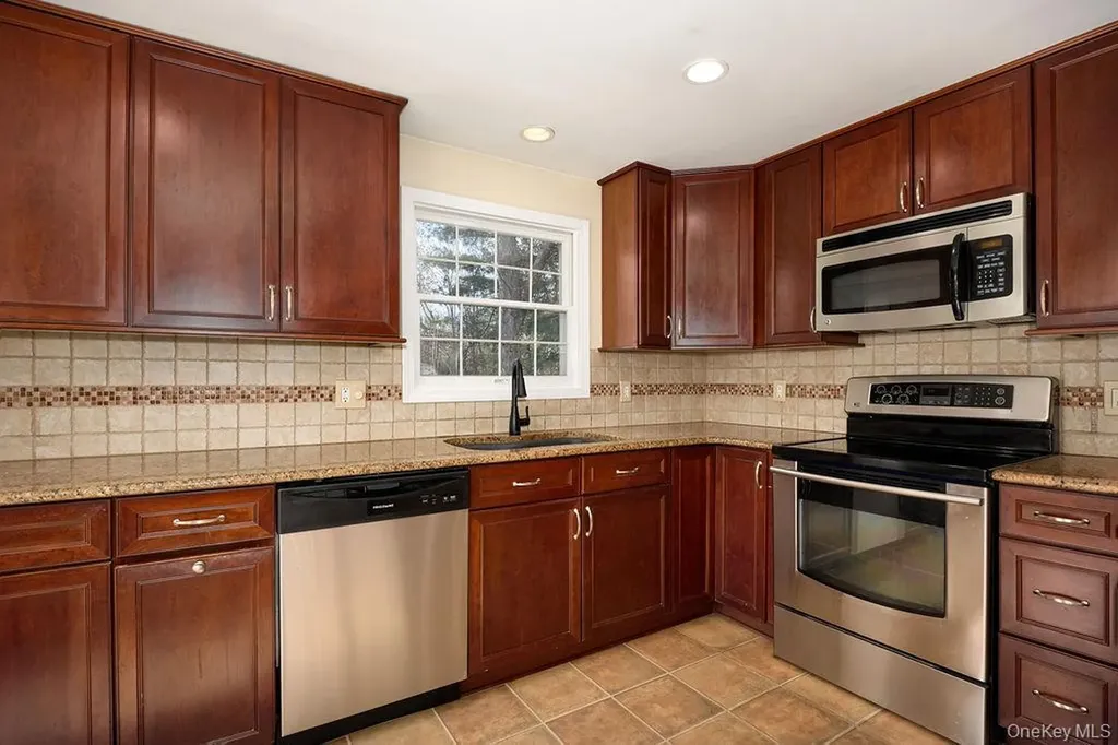 8 Debbie Lane Cross River NY 10518