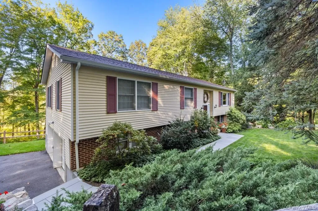8 Debbie Lane Cross River NY 10518