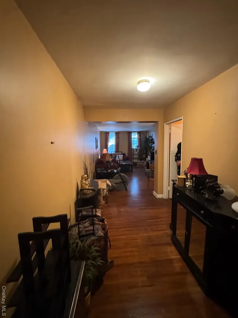 221 Mcdonald Brooklyn NY 11218