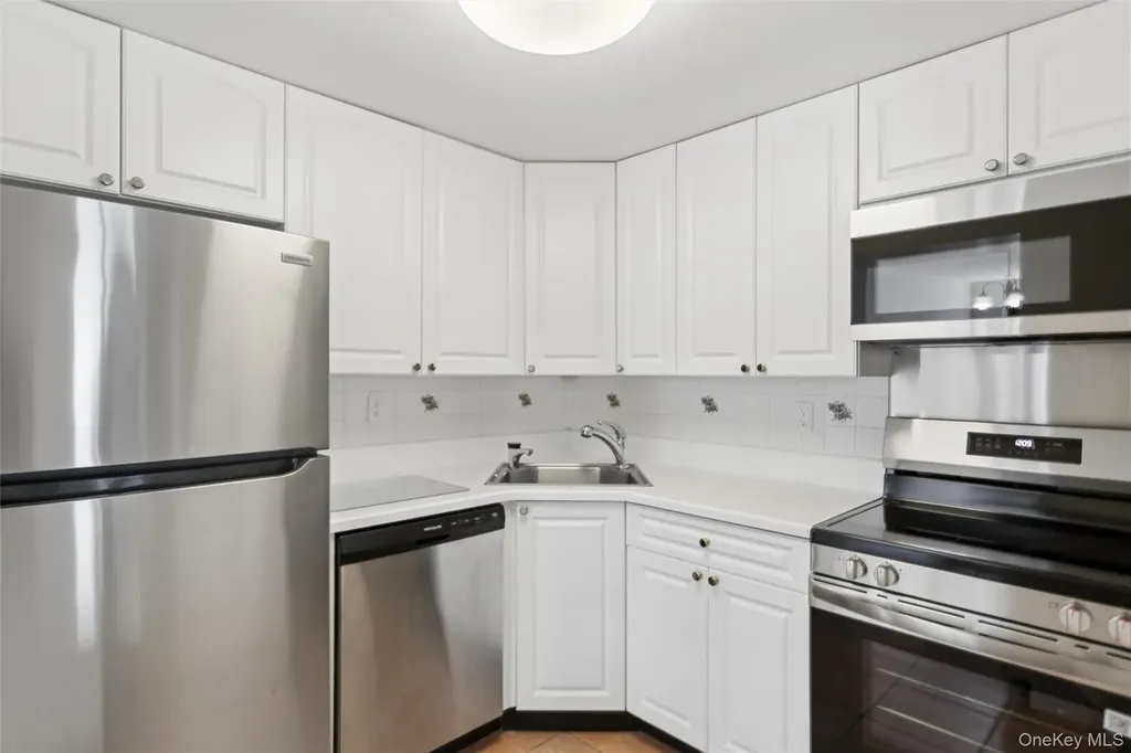 230 W Broadway Long Beach NY 11561