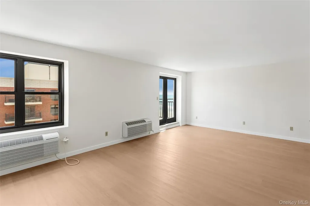 230 W Broadway Long Beach NY 11561
