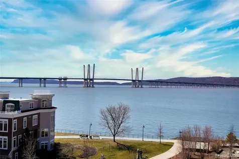 4 Lighthouse Landing Sleepy Hollow NY 10591