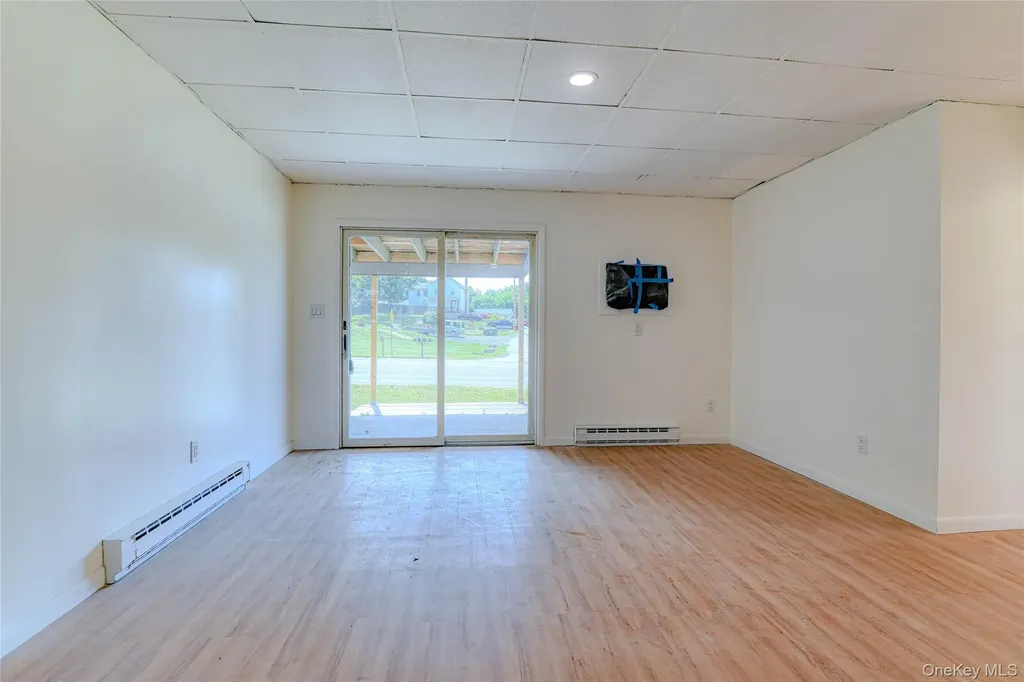 1614 Route 9w Milton NY 12542
