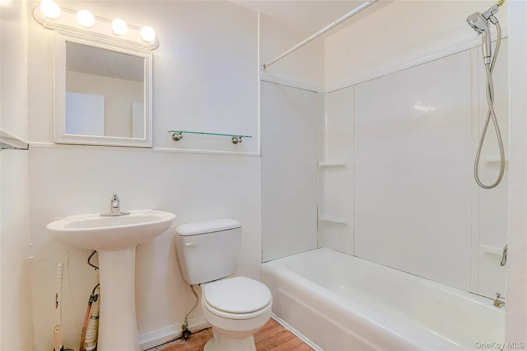 1614 Route 9w Milton NY 12542