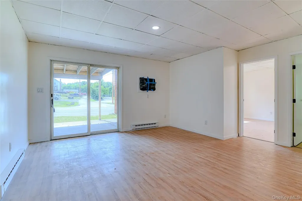 1614 Route 9w Milton NY 12542