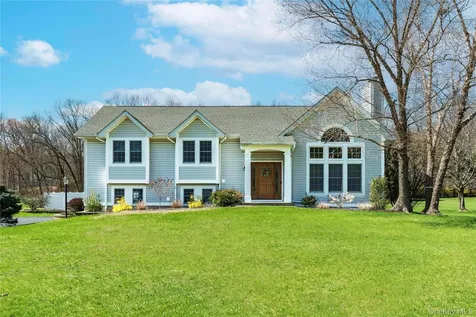 30 Huckleberry Lane Hopewell Junction NY 12533