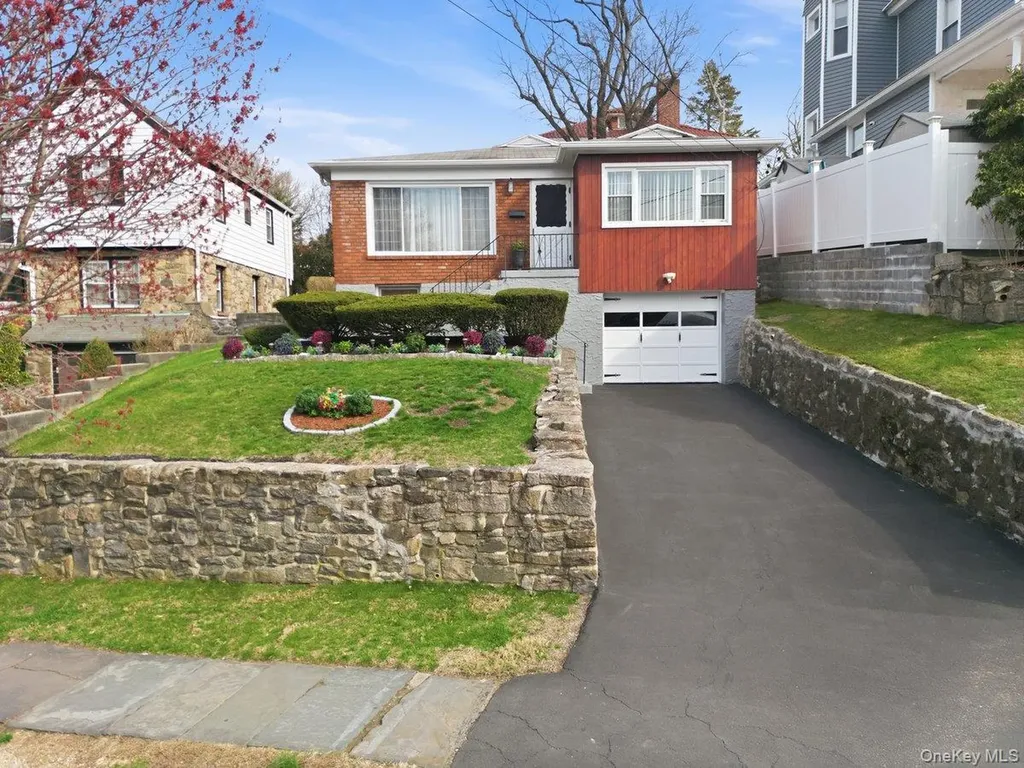 416 Hawthorne Avenue Yonkers NY 10705