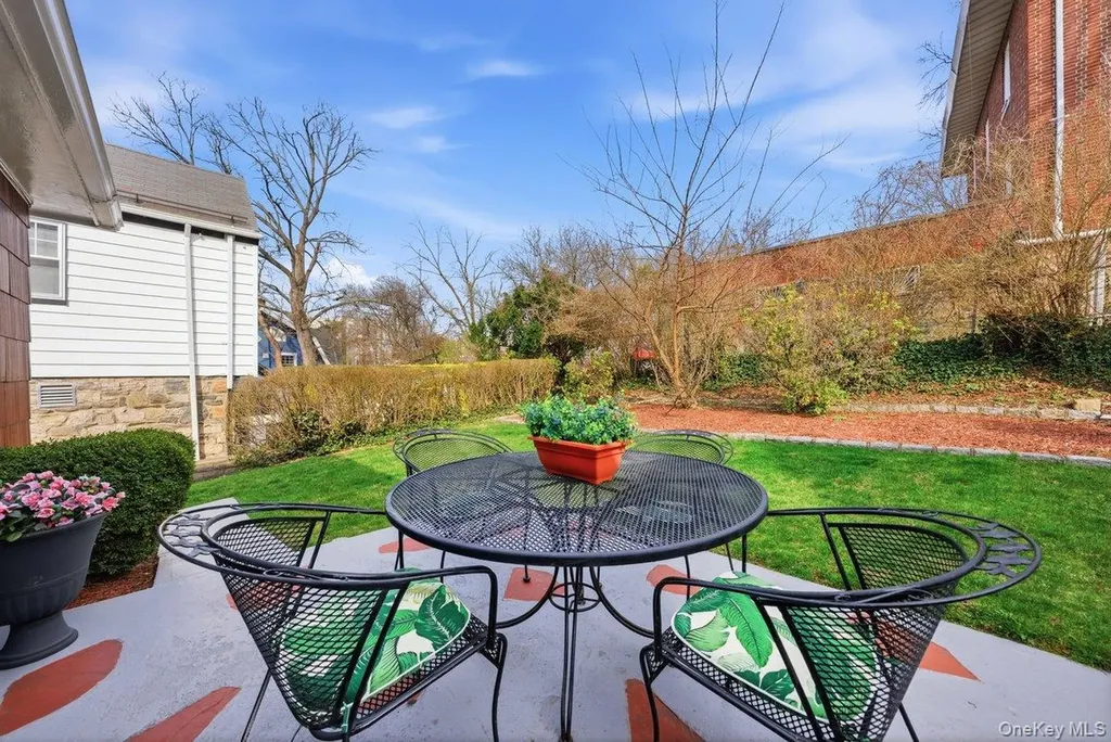 416 Hawthorne Avenue Yonkers NY 10705