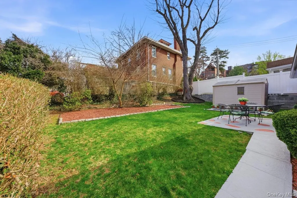416 Hawthorne Avenue Yonkers NY 10705