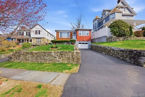 416 Hawthorne Avenue Yonkers NY 10705