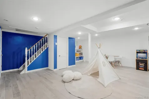 60 Elm Avenue Larchmont NY 10538