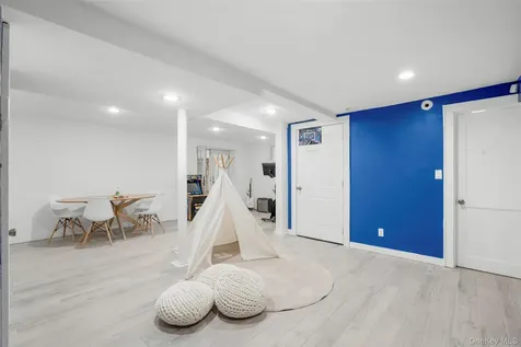 60 Elm Avenue Larchmont NY 10538