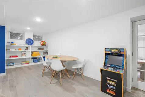 60 Elm Avenue Larchmont NY 10538