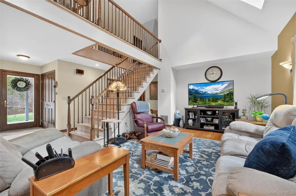 256 Overlook Road Poughkeepsie NY 12603
