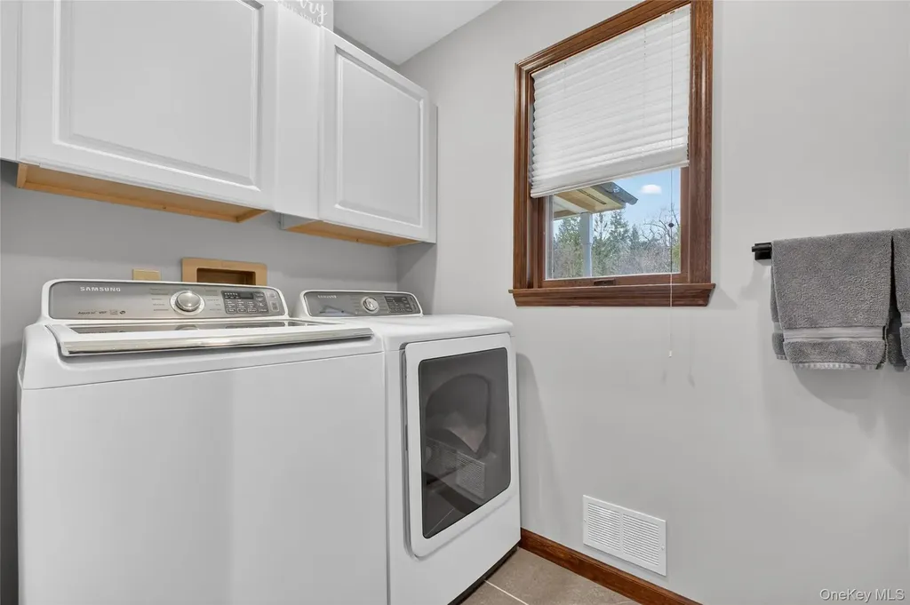 256 Overlook Road Poughkeepsie NY 12603