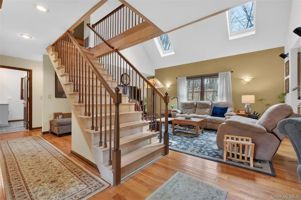 256 Overlook Road Poughkeepsie NY 12603