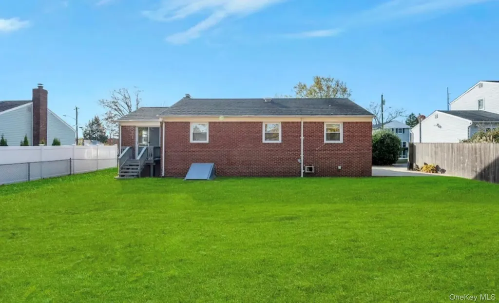 25 Flanders Place West Babylon NY 11704