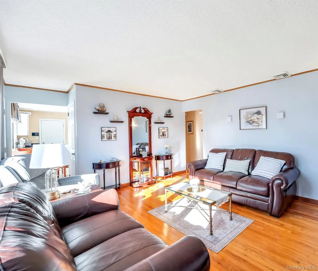 25 Flanders Place West Babylon NY 11704