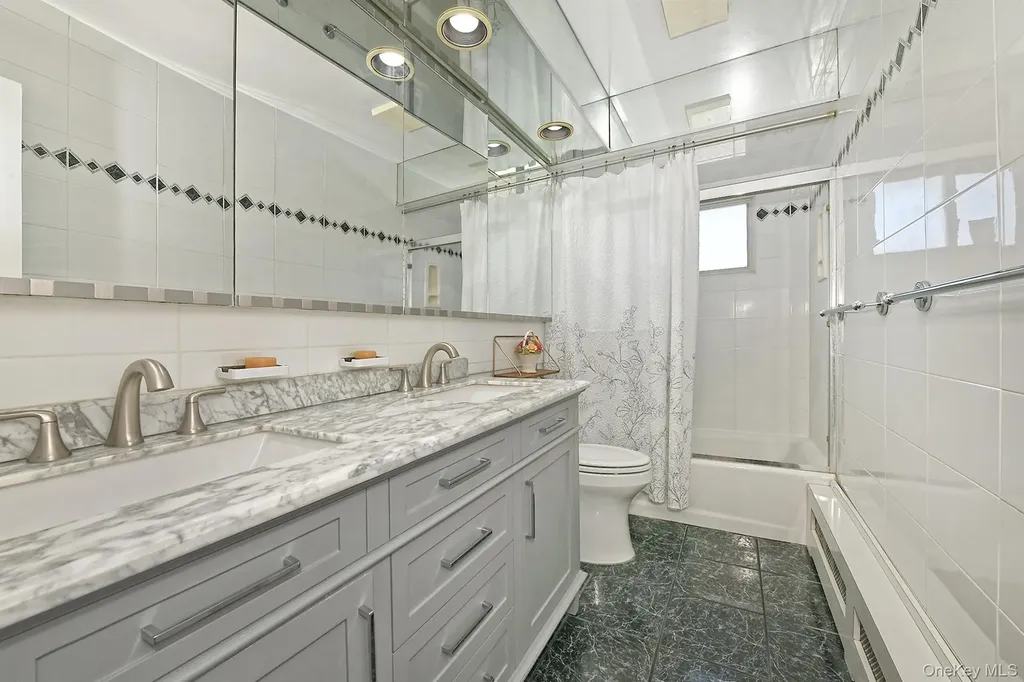 12 Oak Drive Plainview NY 11803
