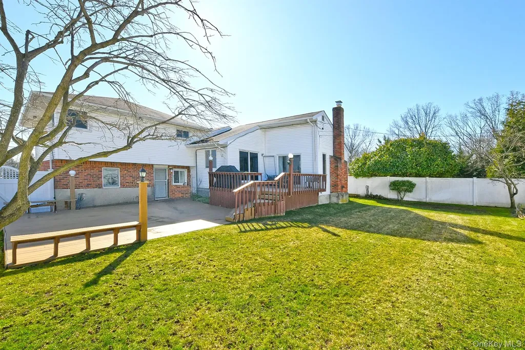 12 Oak Drive Plainview NY 11803