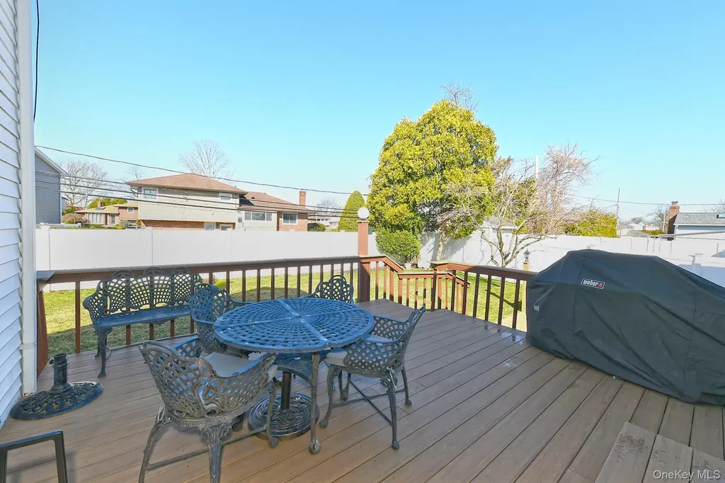 12 Oak Drive Plainview NY 11803